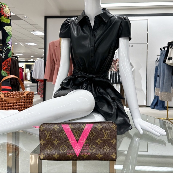 Louis Vuitton V Insolite Wallet